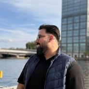 Oskar Baker, Inhaber von reset0511